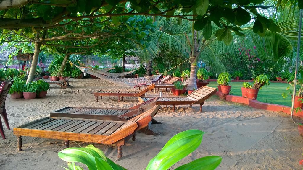 Hotel Palm Tree Anex Varkala Exterior foto