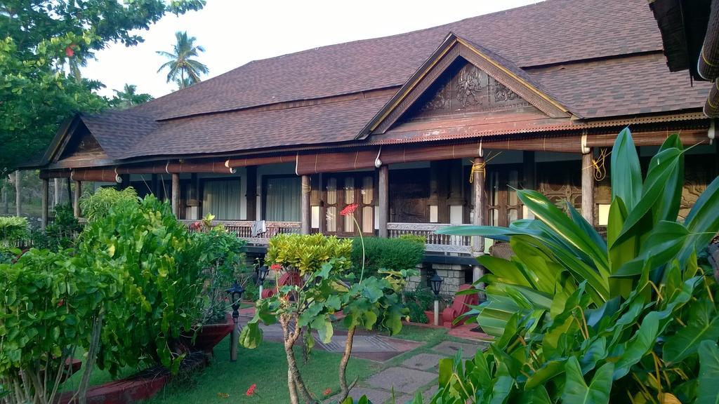 Hotel Palm Tree Anex Varkala Exterior foto